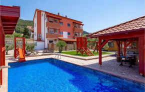 Gorgeous Apartment In Banjol With Kitchen